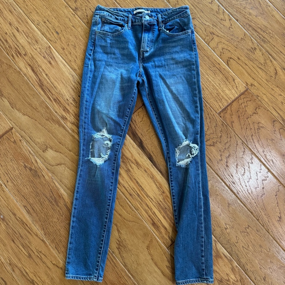 Levi’s 721 High Rise Skinny Jeans Women’s 28 Medium Wash Destroyed Knees